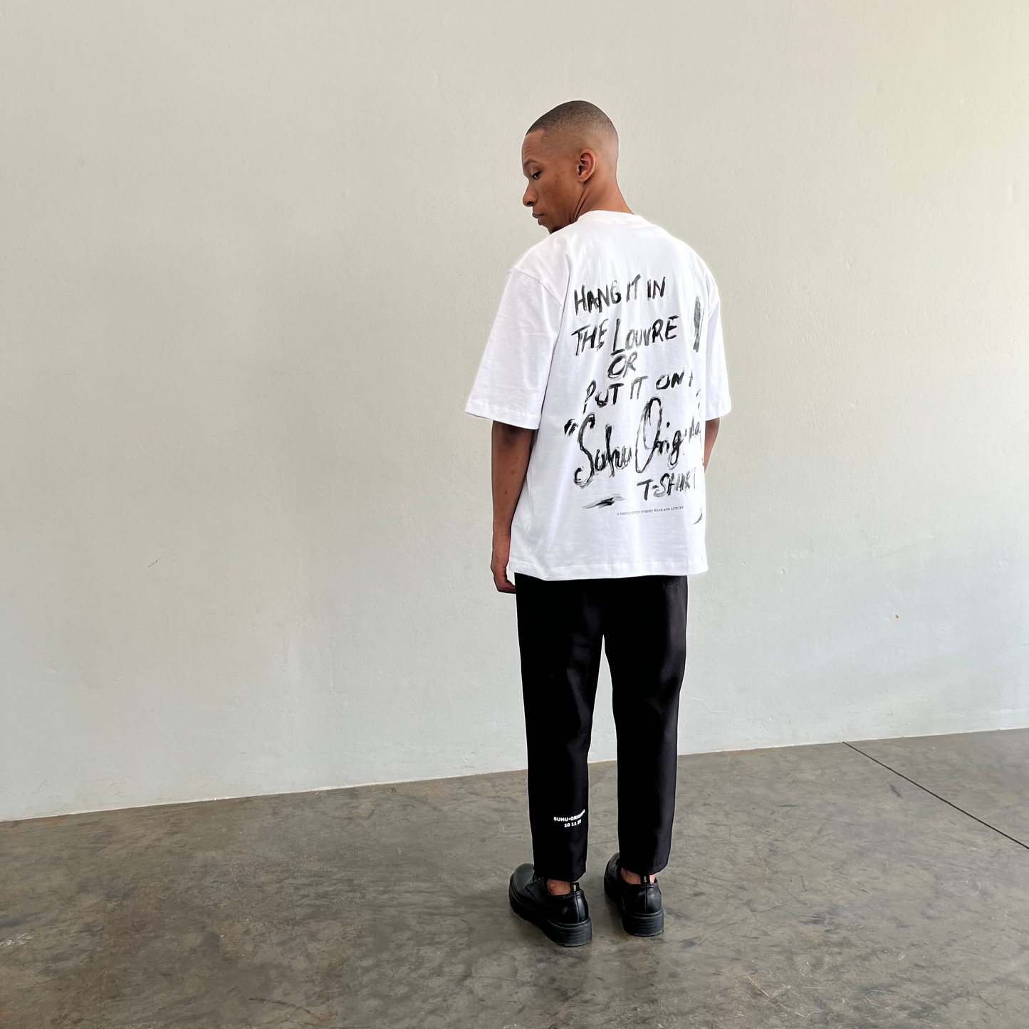 SUHU LVRE T-SHIRT WHITE BACK